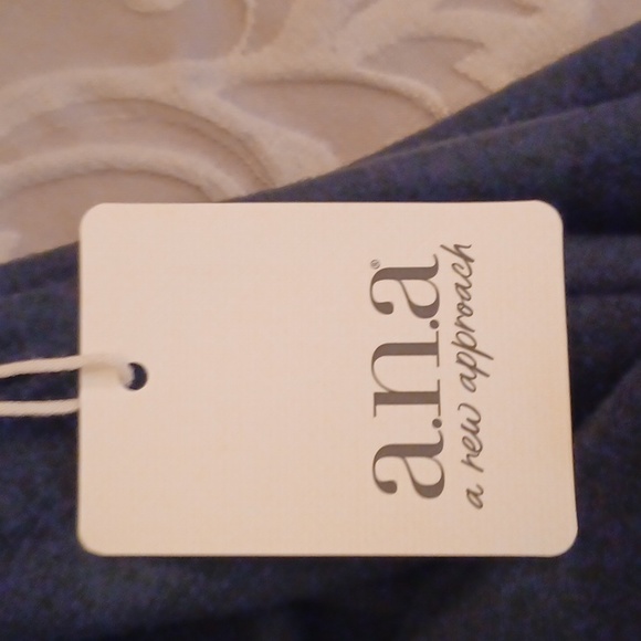 Ana super soft sweater NWT - Picture 6 of 7